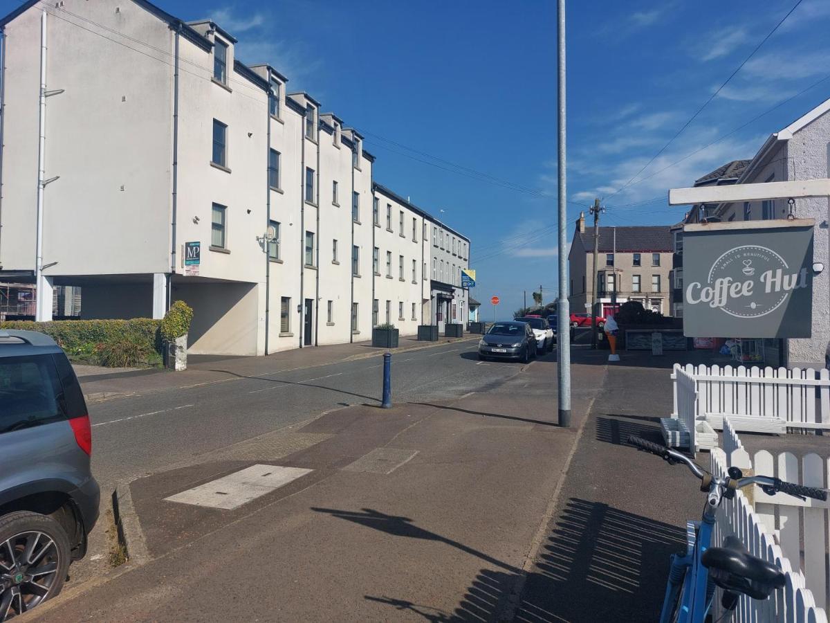 Marine Beach Escape Castlerock Beside Beach Golf Course And Pub Exteriör bild
