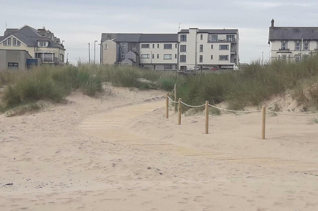 Marine Beach Escape Castlerock Beside Beach Golf Course And Pub Exteriör bild