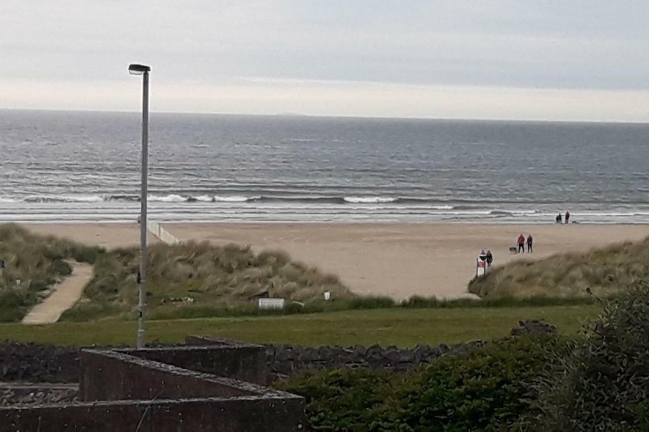 Marine Beach Escape Castlerock Beside Beach Golf Course And Pub Exteriör bild